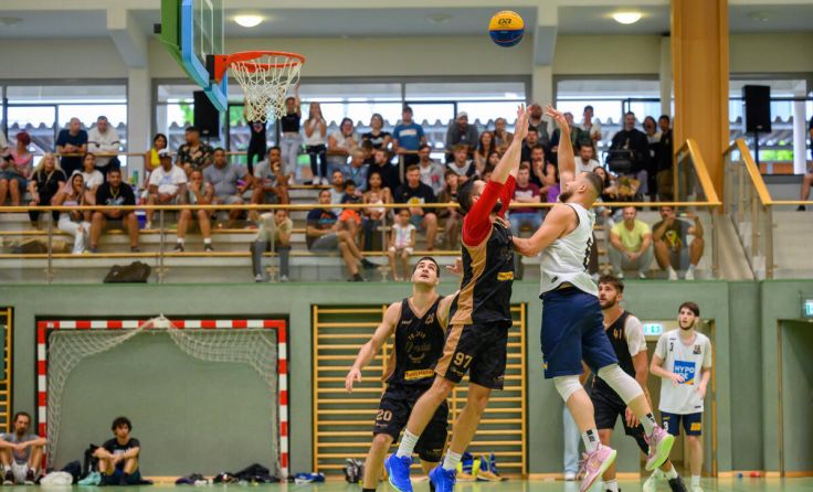 Packende Spielszenen beim Finale in der Sporthalle (Foto: Wolfgang Simlinger)
