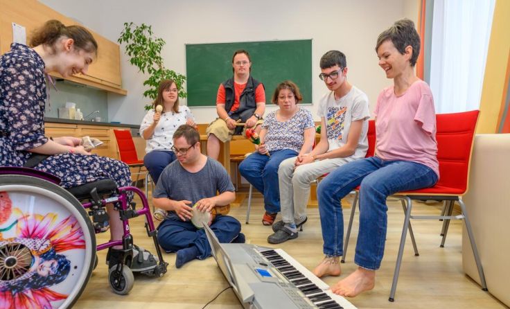 Gemeinschaftliches Musizieren bringt gute Laune (Foto: Wolfgang Simlinger)