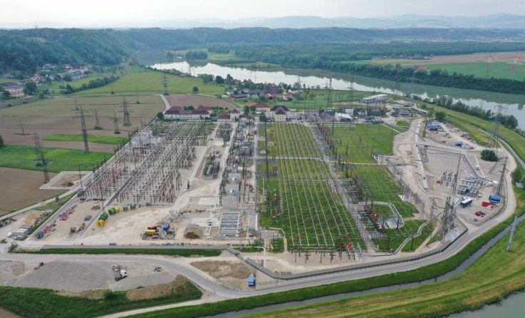Auf der Luftaufnahme sieht man die Dimension der Umbauarbeiten (Foto: AGP)