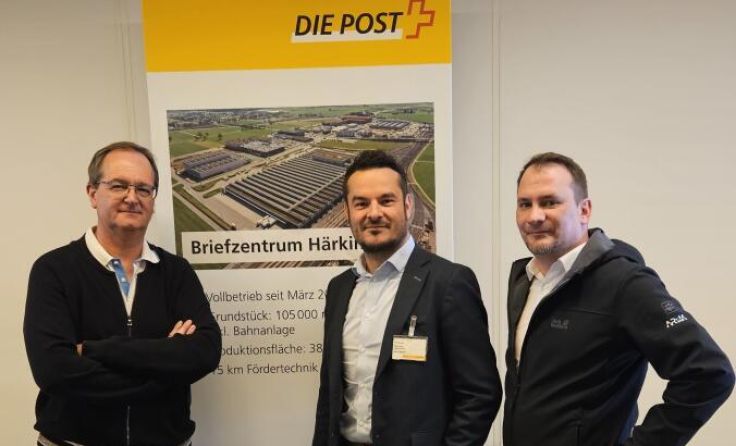 Manuel Gaffl (Bildmitte) von Ariiva unterstützt die Schweizer Post (Foto: Ariiva)