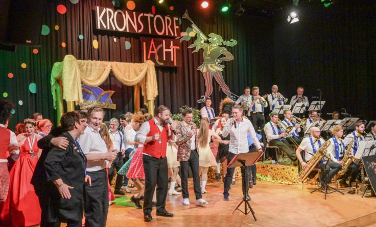 Faschingssitzung in der Josef-Heiml-Halle in Kronstorf (Foto: Peter Schrack)