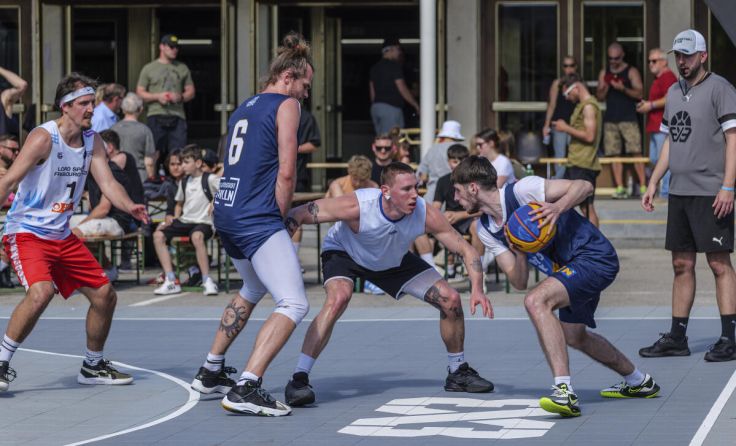 Zwei Tage Basketball-Action vor der Ennser Stadthalle (Foto: Christian Hartlauer)