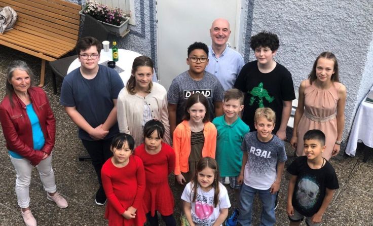 Wiff LaGrange bereitet sich mit seinen Schülern auf das Konzert vor (Foto: privat)