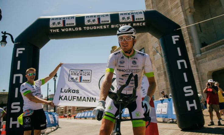 Lukas Kaufmann erreicht als Zweitplatzierter das Ziel (Foto: Alex Zauner)