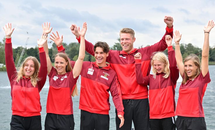 Grund zum Jubeln gab es bei den Wasserski-Sportlern aus Asten (Foto: Peter Schrack)