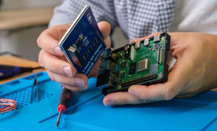 Das Repair Café steht unter dem Motto reparieren statt wegwerfen. (Foto: adobe stock/denis sandman)