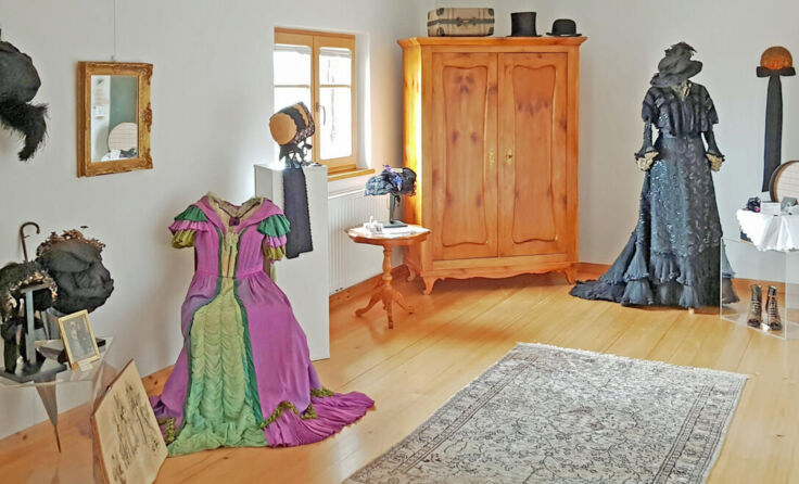 Mode aus der Biedermeier-Zeit. (Foto: Josef Ruhland)