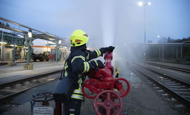 Die Löschung eines Brandes nach einem Produktaustritt war eines der Szenarien. (Foto: OMV)