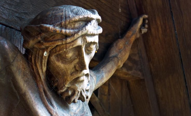 Die Kreuzigung von Jesus Christus auf dem Kreuz von einem Grabmal (Foto: Erwin Wodicka)