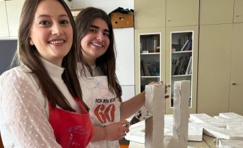 HLW Braunau feiert 50 Jahre mit großer Vernissage