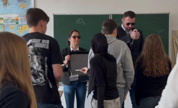 Schüler der Mittelschule Braunau geben für drei Wochen ihr Handy ab. (Foto: MS Braunau)