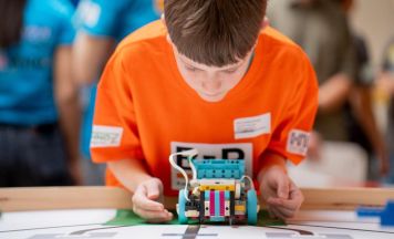 Braunauer Techniknachwuchs zeigt Können bei Robotik-Wettbewerb