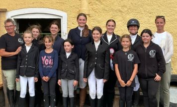 Reitprüfungen erfolgreich ins St. Georgen absolviert
