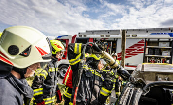 On Fire: Feuerwehren zeigen ihr Können am Braunauer Stadtplatz