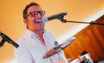 Zehn Jahre Anplugged: Drei Freunde, eine Leidenschaft
