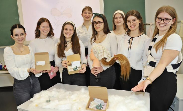 Schülerinnen der Modeschule Ebensee (Foto: Hörmandinger)