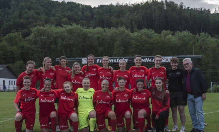 Das Frauenteam des FC Altmünster (Foto: Willi Grinninger)