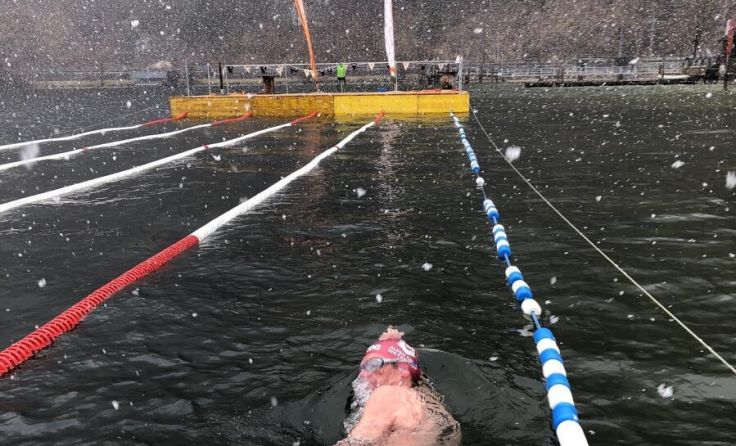 Eisschwimmen im Hallstättersee (Foto: Wasserretuung Bad Goisern)