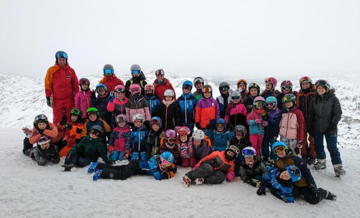 Skitage der Schüler der Volksschule Hallstatt/Obertraun am Krippenstein. (Foto: privat)
