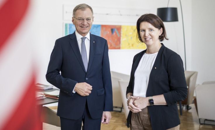 Thomas Stelzer und Michaela Langer-Weninger (Foto: Land OÖ/Max Mayrhofer)