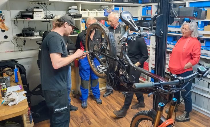 Großes Interesse am Bike-Workshop in Bad Goisern. (Foto: Daniel Lichtenegger)