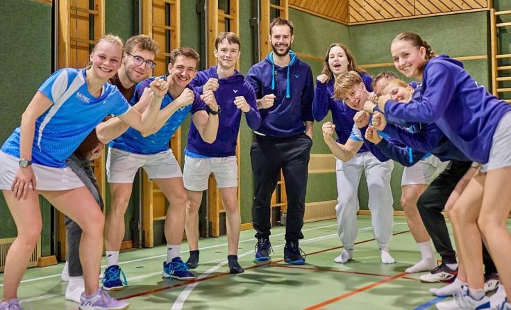 Jubelstimmung des Ohlsdorfer Teams nach dem Sieg in Laakirchen. (Foto: Sportunion Ohlsdorf)
