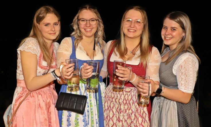Gute Laune beim Frühlingsball im ABZ Altmünster. (Foto: Hörmandinger)
