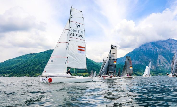 Im Mai steht der Traunsee wieder ganz im Zeichen der Segler. (Foto: Simon Hörmandinger)