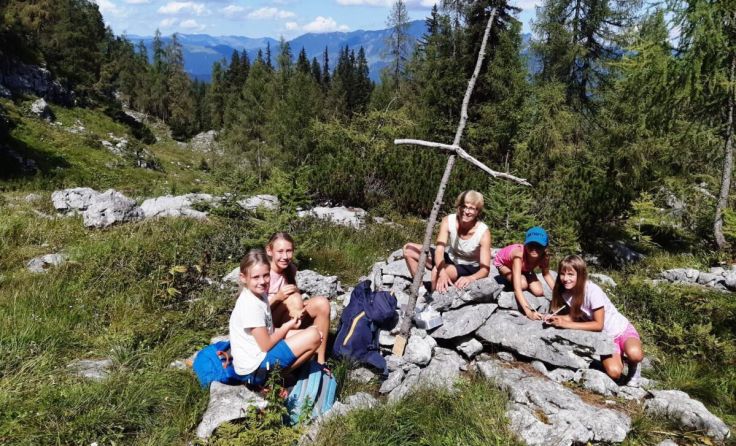 Bei der Seekar-Höhe fand ein Gedenkgottesdienst mit 80 Menschen statt. (Foto: Franz Scheuchl)