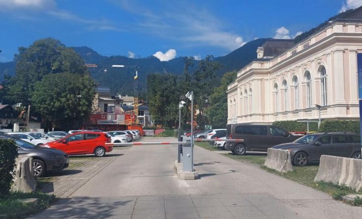 Die Parkplätze hinter dem Kurhaus fallen ab 2. September weg. (Foto: Laserer)