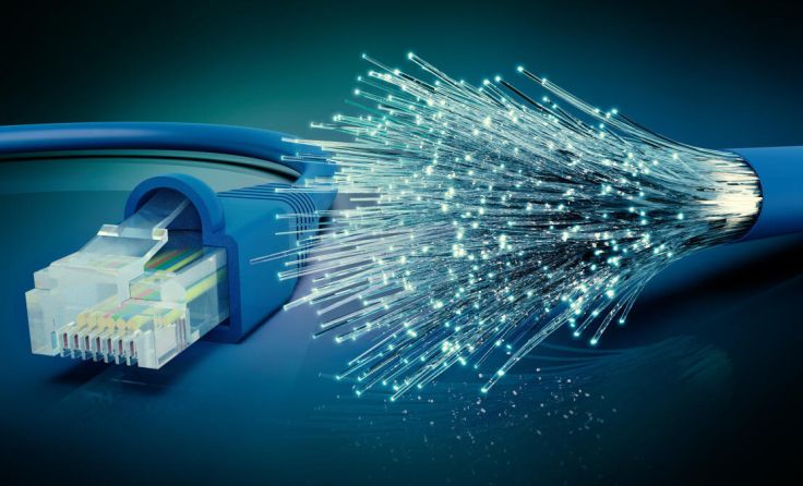 Netzwerkkabel und optisches Glasfaser Kabel, 3D Rendering (Foto: Thomas Soellner)