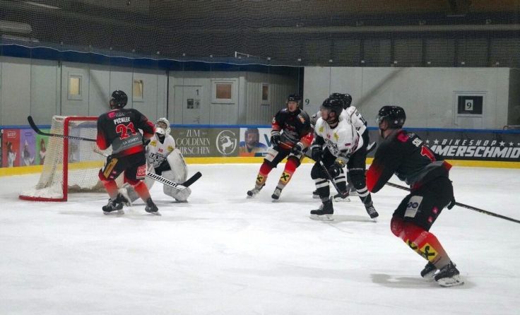 8:2-Erfolg der Gmundner Sharks gegen Maribor (Foto: Peter Sommer Fotopress)