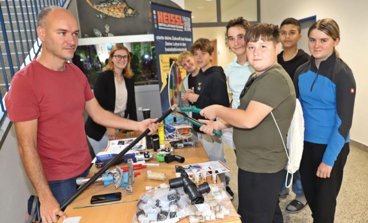 Die Schüler bekamen einen ersten Einblick in regionale Unternehmen. (Foto: Hörmandinger)