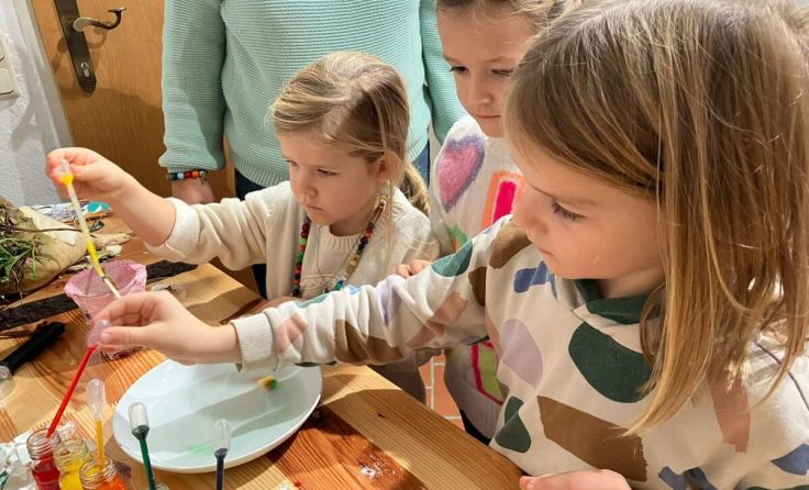 Spaß und Lernen bei Experimenten. (Foto: Stadtbücherei Gmunden)