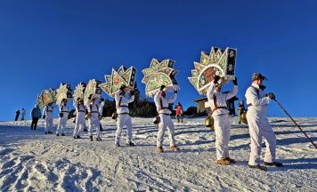 Glöcklerpass brachte Ebenseer Brauchtum auf den Feuerkogel