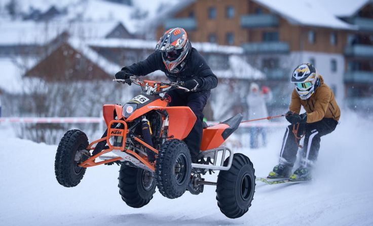 Schneespektakel in Gosau. (Foto: Martin Bihounek)