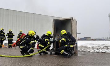 Atemschutz-Geräteträger erstmals auf Bezirksebene ausgebildet