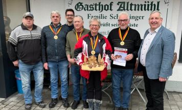 „Wer kau der kau“ gewinnt Birnstock-Stadtmeisterschaft in Laakirchen