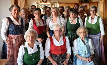 Generationenwechsel bei der Goldhaubengruppe Altmünster