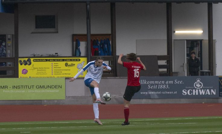 Nina Grieshofer (links) trumpfte mit einem „Viererpack“ auf. (Foto: Willi Grinninger)