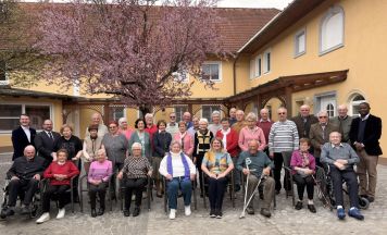Jubilare feiern gemeinsamen Nachmittag in Ohlsdorf