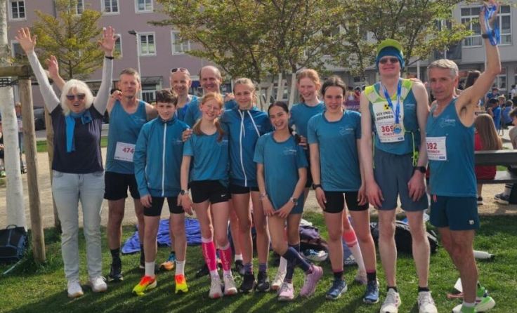 Die Athleten der Traunsee Panthers bei der Meile. (Foto: TrauPan)