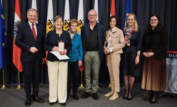Goldenes Ehrenzeichen für Sabine Reiter von der Landesmusikschule Gmunden