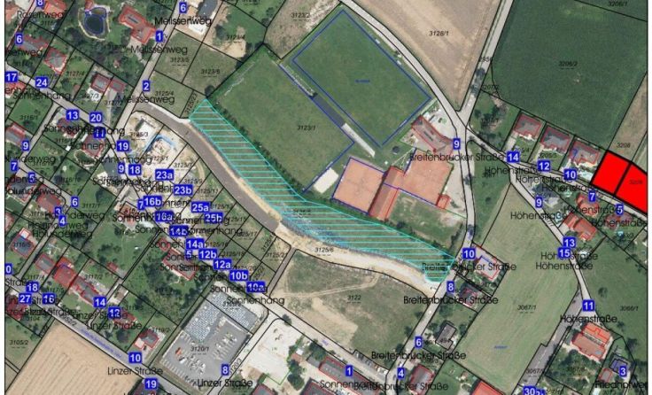Auf der straffierten Fläche ist ein "Sinnepark" geplant. (Foto: Gemeinde)