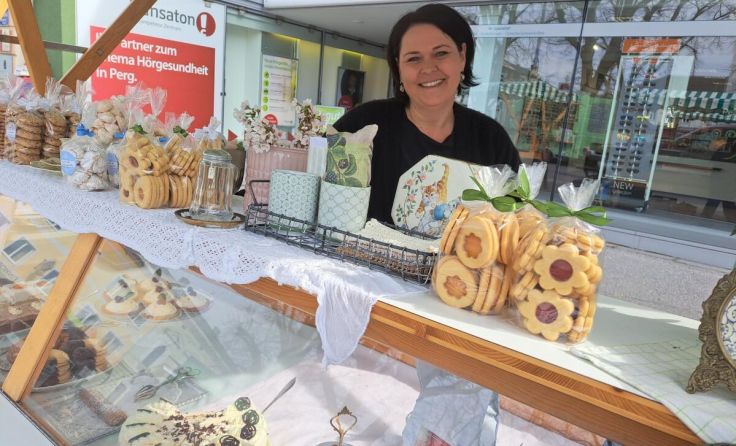 Sandra Grabenschweiger am Perger Wochenmarkt (Foto: Riegler-Aspelmayr)