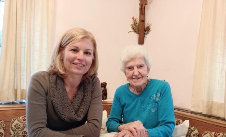 Julia Beyerl (l.) zu Gast bei Anna Hackl in Winden/Schwertberg (Foto: Riegler-Aspelmayr)