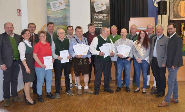 Die Mostproduzenten erhielten Urkunden. (Foto: Mostkost Team)