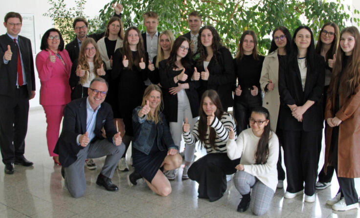 Die Raiffeisenbank Region Eferding unterstützt die Schüler. (Foto: RB Region Eferding)