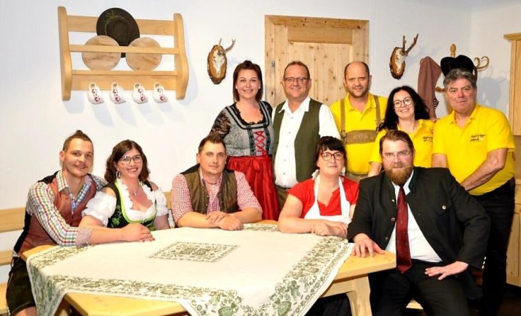 Die Theatergruppe spielte das Stück "Der verliebte Spion". (Foto: Christina Steffan)