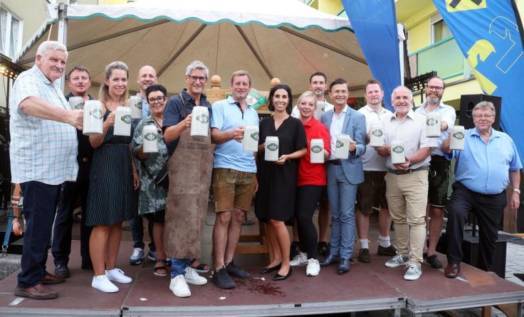 Festbieranstich beim Bad Schallerbacher Marktfest (Foto: Andreas Maringer)